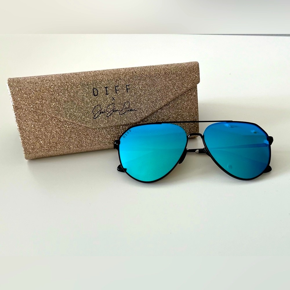 DIFF Aviator Sunglasses